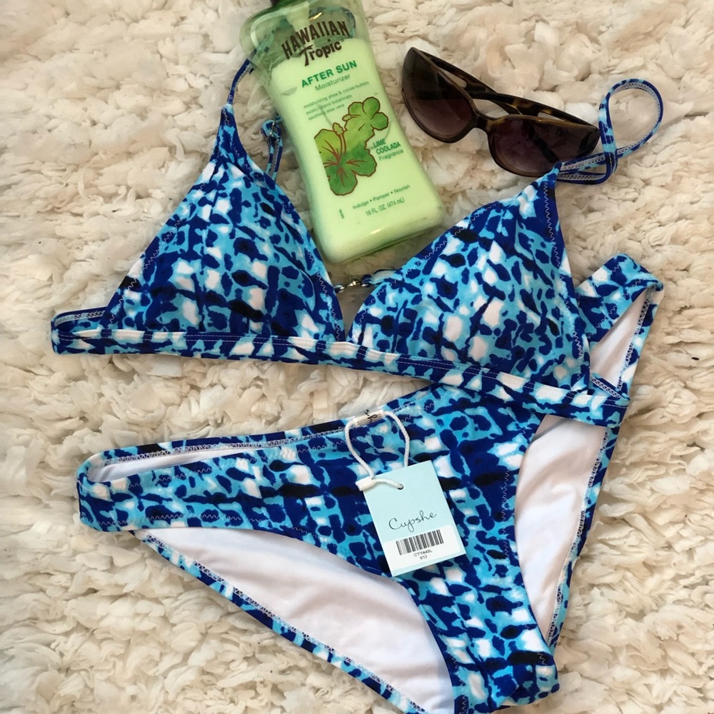 Cupshe Ladies Two-Piece Swim Wear